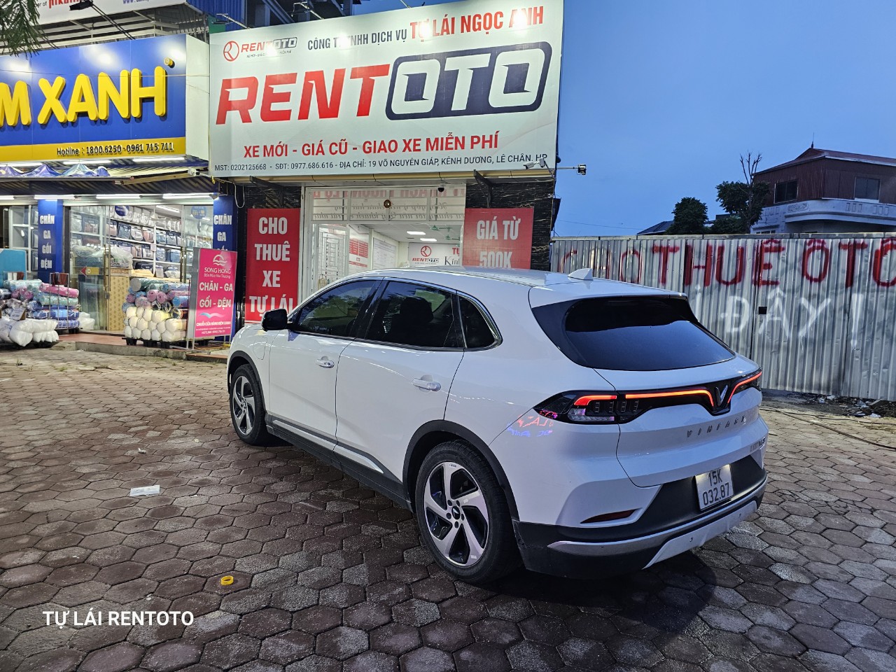 cho thuê ô tô tự lái VF8, dịch vụ cho thuê xe tự lái, dịch vụ thuê xe tự lái, thuê xe ô tô tự lái, thue xe tu lai, thuê xe có lái, giá thuê xe tự lái,